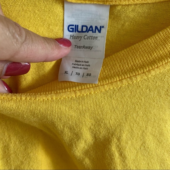 be unique. be you.” Llama Graphic Gildan Tee Sz XL - Picture 2 of 4